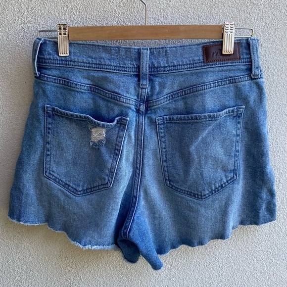 Hollister CURVY HIGH-RISE VINTAGE SHORT 4" Asymmetrical  Button Up 28 - Picture 4 of 6